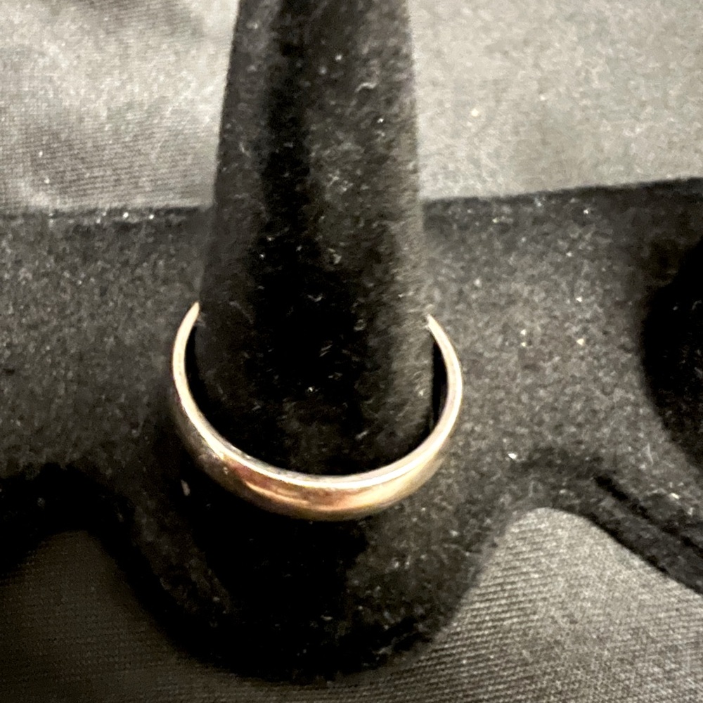 Men’s wedding band 14 Karat white gold not sized